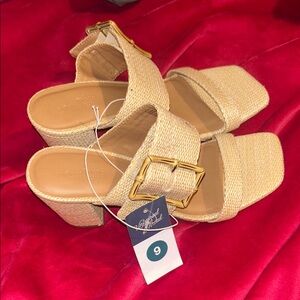 Universal Thread Beige Sandals with Bamboo Buckle